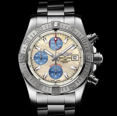 ブライトリング アベンジャーⅡマザー・オブ・パール